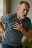 Quand la douleur dorsale et l'essoufflement s'unissent, faut-il s'inquiéter ?
